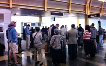 Department of Transportation to Require Airlines Compensate Stranded Passengers Airlines Compensate Stranded Passengers